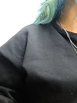 Snapshot of lucky-leah chatting on 02/22/26, 03:31 lucky-leah online show from 02/22/26, 03:31