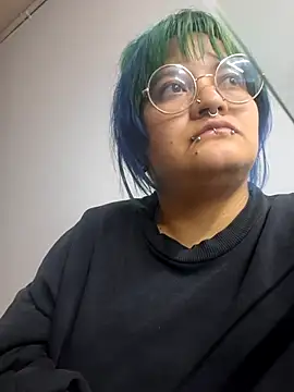 Snapshot of lucky-leah chatting on 02/28/26, 02:55 lucky-leah online show from 02/28/26, 02:55