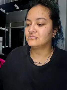 lucky-leah online show from 05/23/26, 03:49