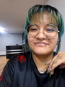 Snapshot of lucky-leah chatting on 07/11/26, 03:18 lucky-leah online show from 07/11/26, 03:18