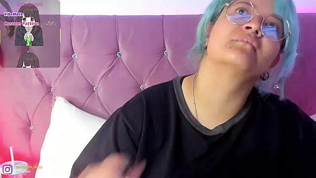 Snapshot of lucky-leah chatting on 03/21/25, 03:33 lucky-leah online show from 03/21/25, 03:33