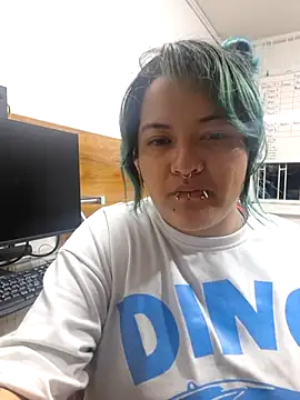 Snapshot of lucky-leah chatting on 07/21/26, 03:41 lucky-leah online show from 07/21/26, 03:41