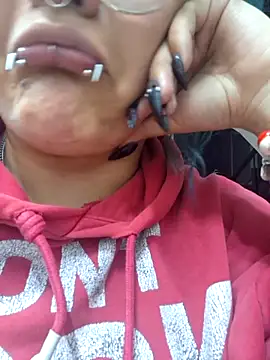 lucky-leah online show from 04/17/26, 03:42