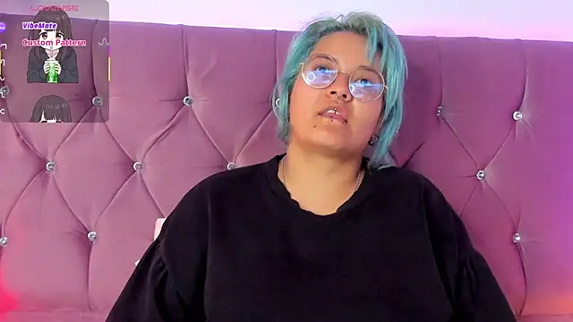 Snapshot of lucky-leah chatting on 03/18/25, 06:39 lucky-leah online show from 03/18/25, 06:39