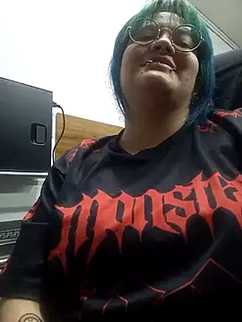 lucky-leah online show from 05/26/26, 03:37