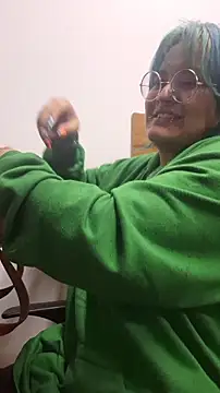 Snapshot of lucky-leah chatting on 02/10/26, 03:27 lucky-leah online show from 02/10/26, 03:27