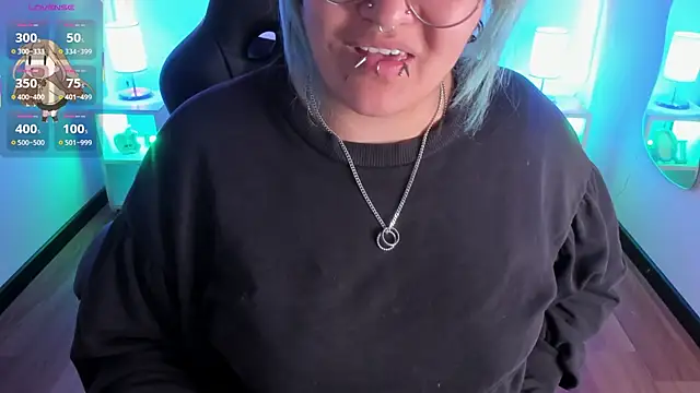 Snapshot of lucky-leah chatting on 01/09/26, 03:57 lucky-leah online show from 01/09/26, 03:57