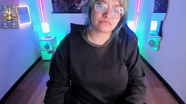 lucky-leah online show from 04/03/26, 03:02