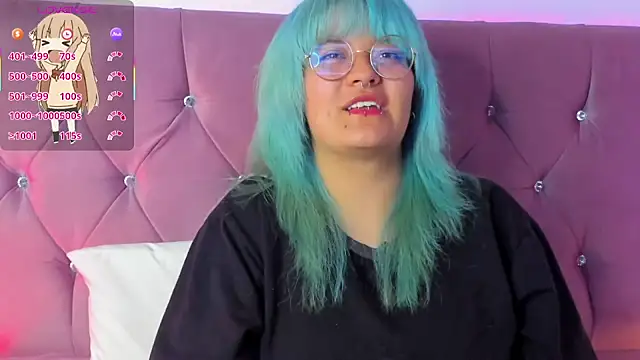 Snapshot of lucky-leah chatting on 03/08/25, 07:05 lucky-leah online show from 03/08/25, 07:05