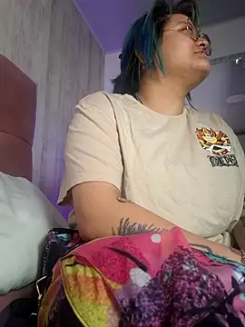 Snapshot of lucky-leah chatting on 06/24/26, 02:54 lucky-leah online show from 06/24/26, 02:54