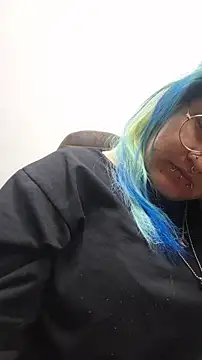 Snapshot of lucky-leah chatting on 02/13/26, 03:17 lucky-leah online show from 02/13/26, 03:17