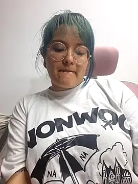 lucky-leah online show from 05/13/26, 04:08