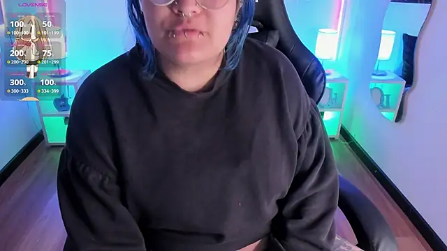 Snapshot of lucky-leah chatting on 02/06/26, 03:57 lucky-leah online show from 02/06/26, 03:57