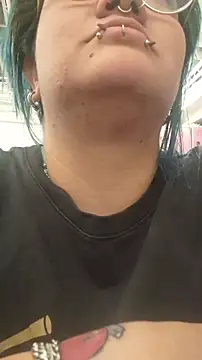 Snapshot of lucky-leah chatting on 06/13/26, 03:48 lucky-leah online show from 06/13/26, 03:48