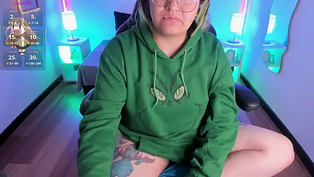 lucky-leah online show from 11/05/25, 04:48