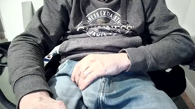 hornyguyuk1973 online show from 03/04/26, 11:01