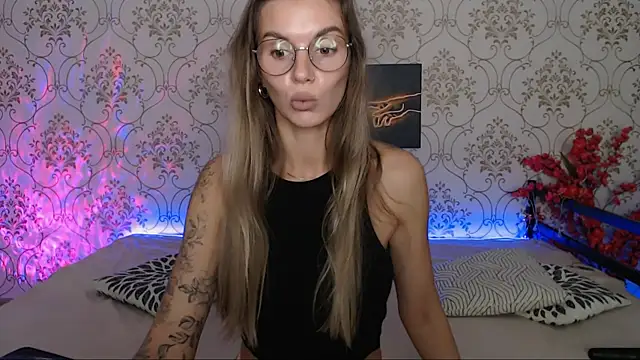 JulDoll online show from 09/19/25, 02:26