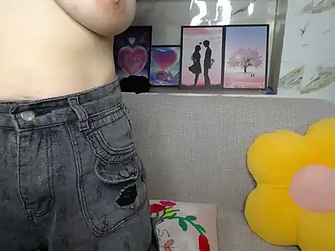 Love bug15 online show from 10/09/25, 05:52