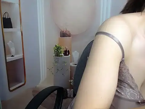 Love bug15 online show from 09/14/25, 07:42