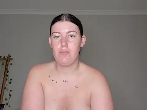 C1eopatra online show from 12/21/25, 07:26