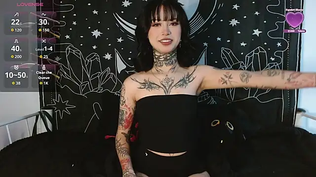 Snapshot of Isabella__dark chatting on 10/04/25, 12:23 Isabella dark online show from 10/04/25, 12:23