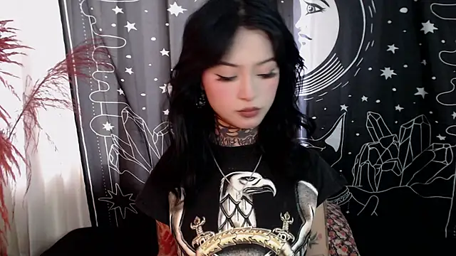 Snapshot of Isabella__dark chatting on 01/30/25, 08:21 Isabella dark online show from 01/30/25, 08:21