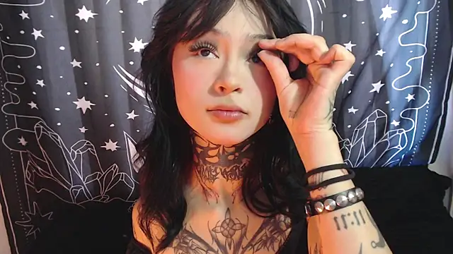 Snapshot of Isabella__dark chatting on 01/18/25, 08:19 Isabella dark online show from 01/18/25, 08:19