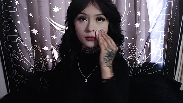 Snapshot of Isabella__dark chatting on 01/17/25, 09:06 Isabella dark online show from 01/17/25, 09:06