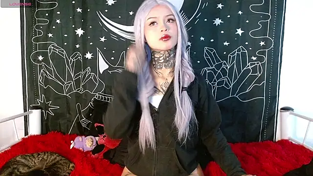 Snapshot of Isabella__dark chatting on 10/11/25, 10:55 Isabella dark online show from 10/11/25, 10:55