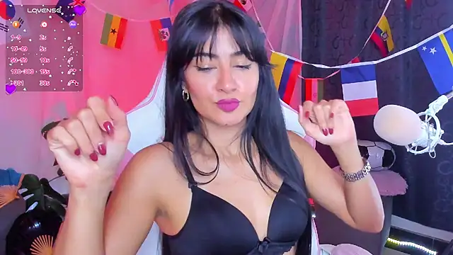 Snapshot of Violetta_kim1 chatting on 07/14/26, 11:11 Violetta kim1 online show from 07/14/26, 11:11