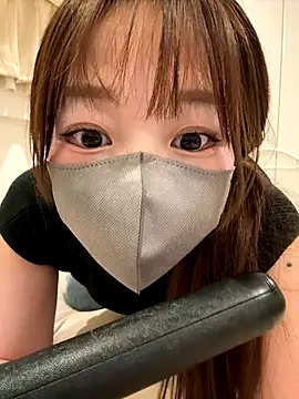 Snapshot of OCHAN___X chatting on 10/19/25, 11:35 OCHAN X online show from 10/19/25, 11:35