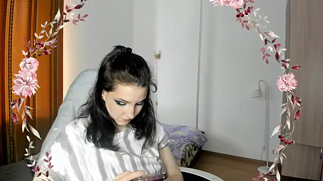 Snapshot of Bridget_fitness chatting on 03/04/25, 12:22 Bridget fitness online show from 03/04/25, 12:22