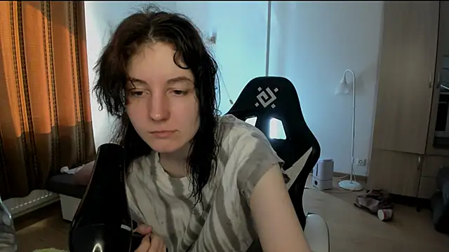 Snapshot of Bridget_fitness chatting on 02/21/25, 10:17 Bridget fitness online show from 02/21/25, 10:17