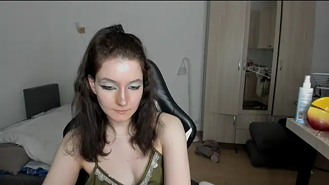 Snapshot of Bridget_fitness chatting on 02/21/25, 07:32 Bridget fitness online show from 02/21/25, 07:32