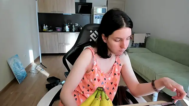 Snapshot of Bridget_fitness chatting on 10/17/25, 11:12 Bridget fitness online show from 10/17/25, 11:12