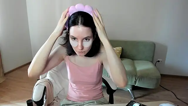 Snapshot of Bridget_fitness chatting on 09/22/25, 11:38 Bridget fitness online show from 09/22/25, 11:38