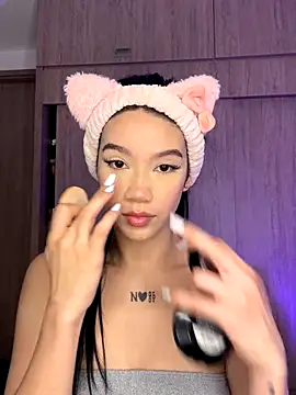 Ambar R0SSE online show from 10/11/25, 02:23