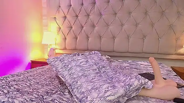 AlissonLopez  online show from 02/03/25, 04:14