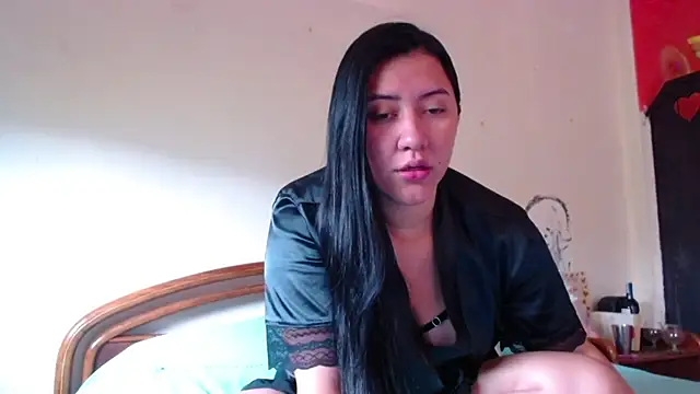 LuciaTomson online show from 04/20/26, 02:18