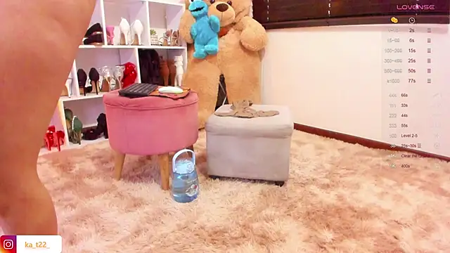 kariina  22 online show from 09/17/25, 09:17