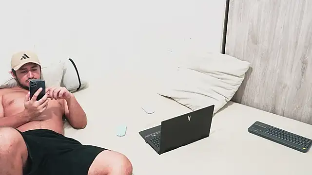 bonyclyde2203 online show from 03/05/26, 02:35