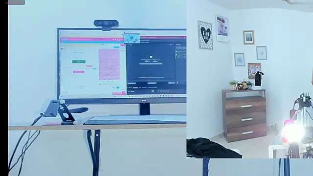 Snapshot of Daki_Ume_ chatting on 10/01/25, 02:17 Daki Ume online show from 10/01/25, 02:17