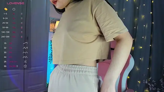 FreyaRaya online show from 03/19/25, 09:06