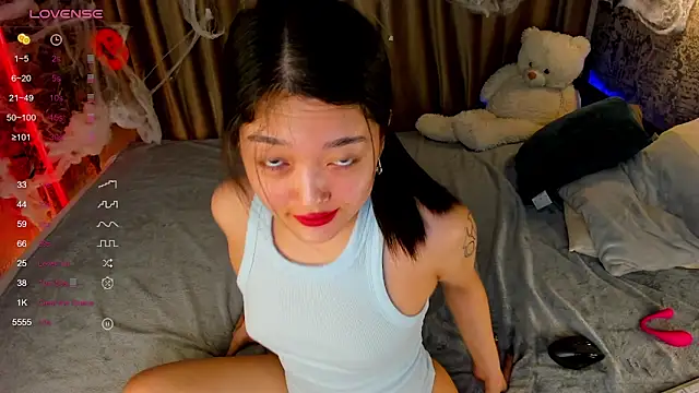 FreyaRaya online show from 10/23/25, 02:10