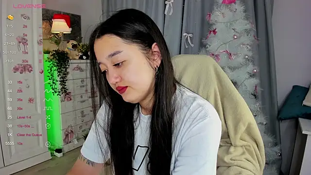 FreyaRaya online show from 12/19/25, 03:10