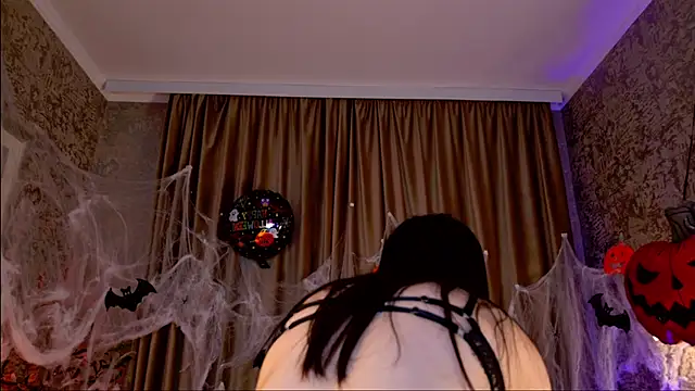 FreyaRaya online show from 11/02/25, 03:00