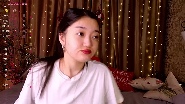 FreyaRaya online show from 12/21/25, 03:30