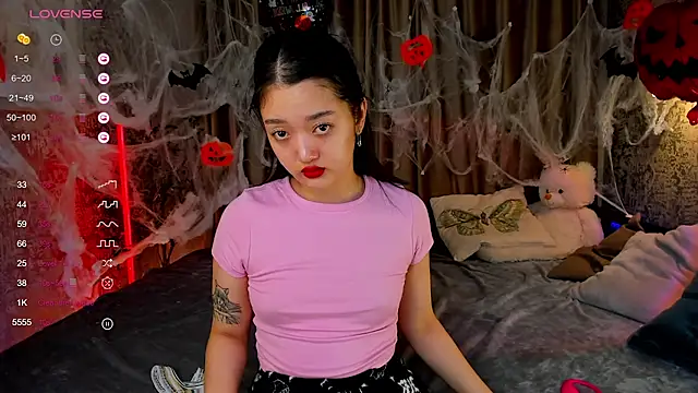 FreyaRaya online show from 10/25/25, 02:33