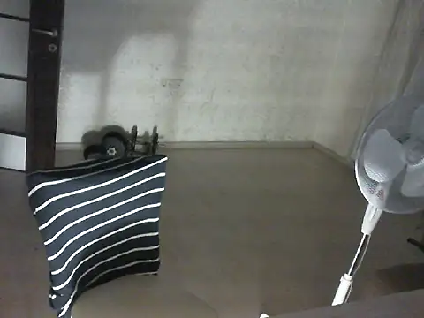 Snapshot of thekeys chatting on 06/15/26, 02:23 thekeys online show from 06/15/26, 02:23