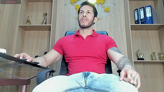 Snapshot of George_Diesell chatting on 07/17/26, 04:43 George Diesell online show from 07/17/26, 04:43